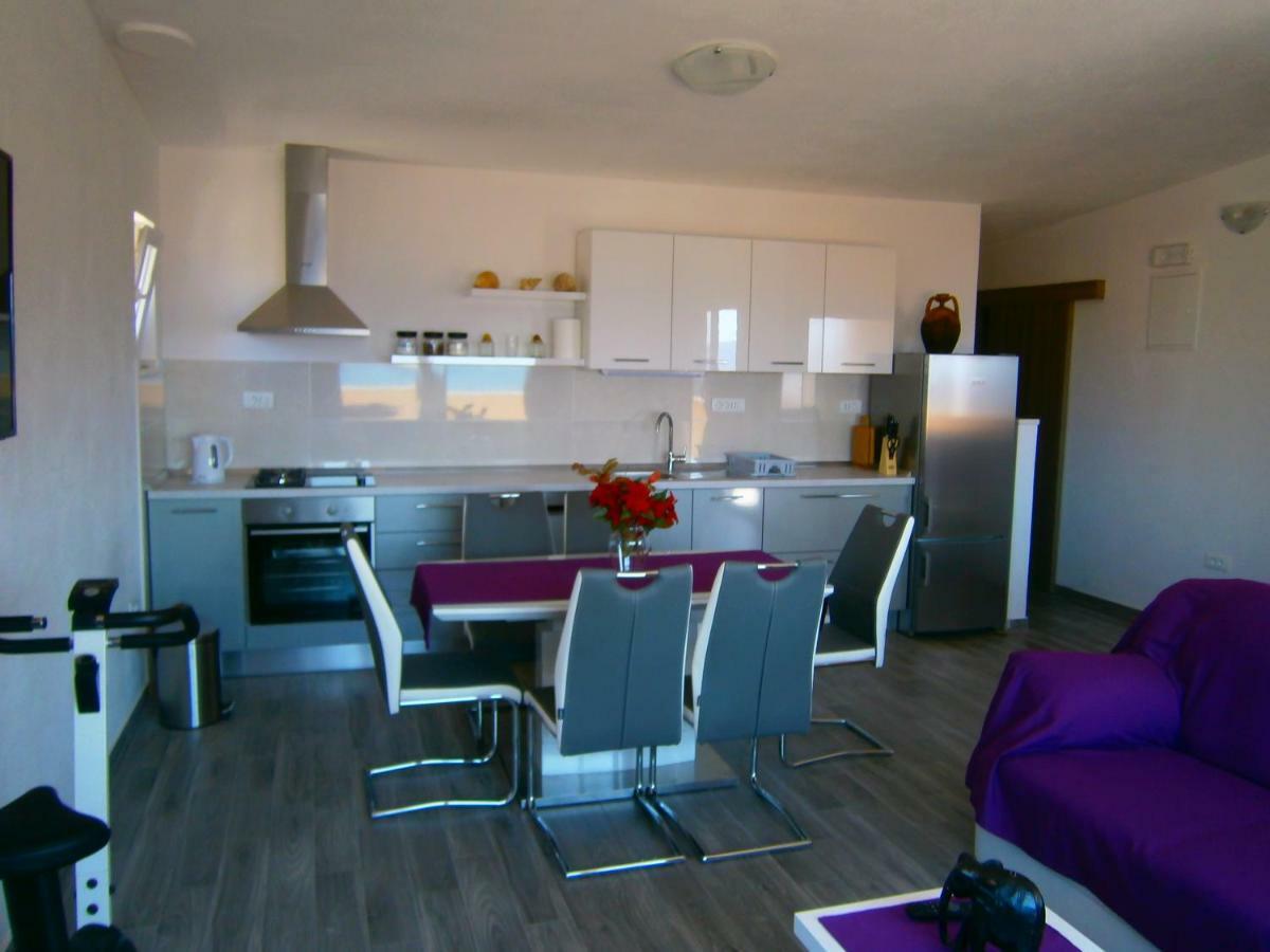 Apartment Willy Komiža Dış mekan fotoğraf